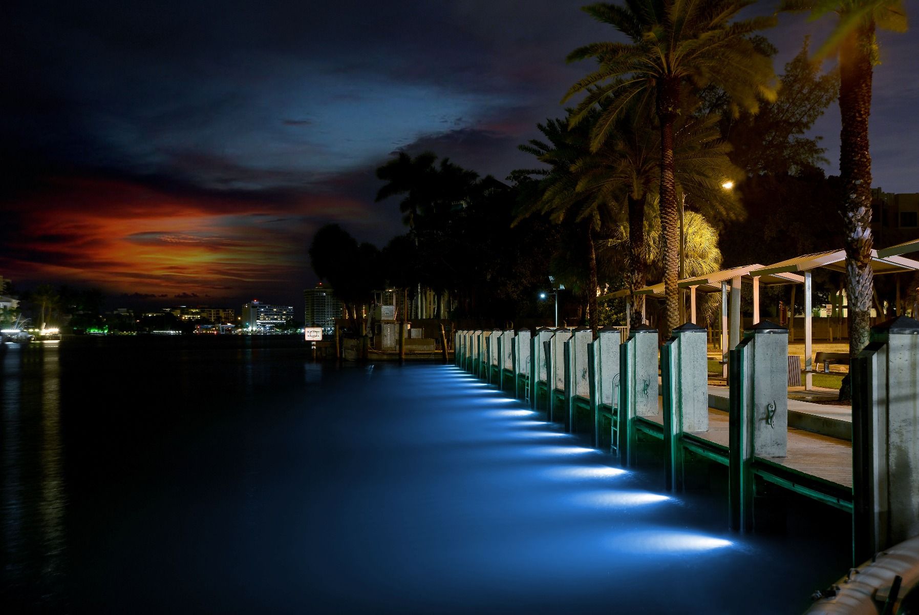 Lumitec Mantis Underwater Dock Light Kit, 3-Light, RGBW, 10-30VDC, 6000 lm — Quality Boat Parts