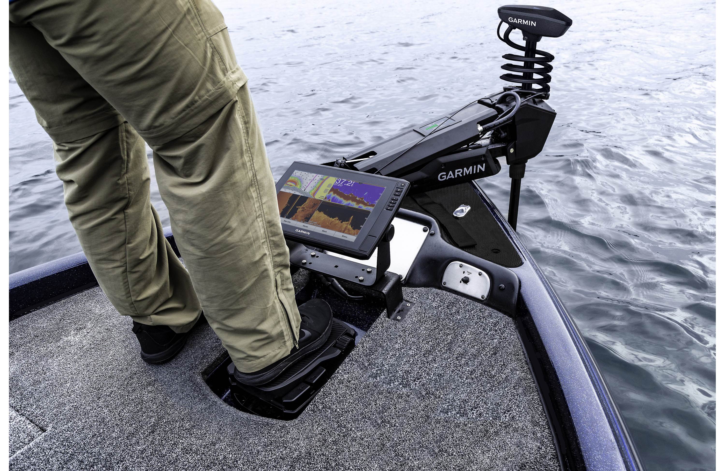 Garmin ECHOMAP Ultra 106sv GN+ Fishfinder/Chartplotter Combo, No Transducer Included, 10 in Keyed-Assist Touchscreen, Preloaded Garmin Navionics+ U.S. and Coastal Canada Charts — Quality Boat Parts