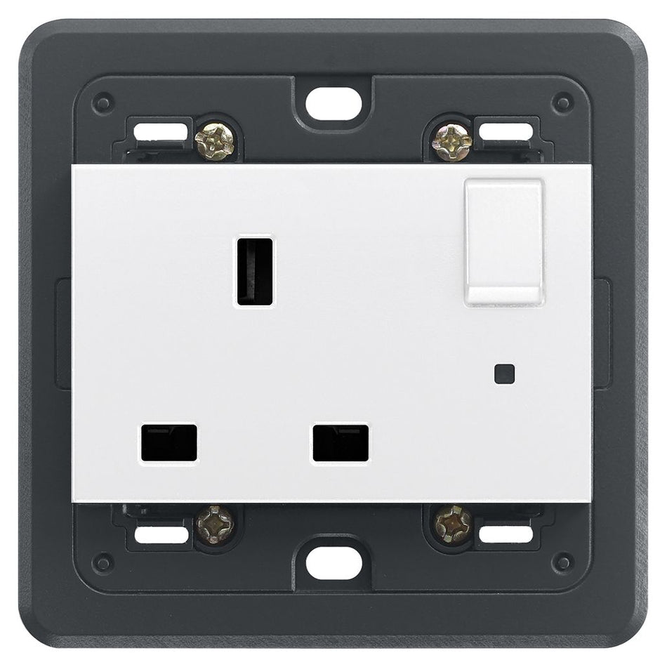 Vimar Eikon SICURY Switched English Standard Socket Outlet, 2P+E, 13A 250V, IP20, 3-Module Mounting Frame, Indicator Unit — Quality Boat Parts