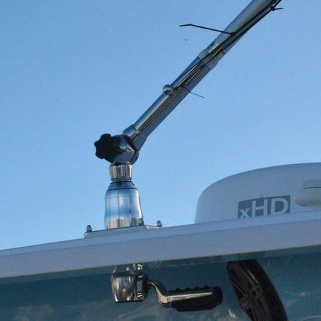 TACO Marine Grand Slam 2801 Outrigger Top Mounts, For 1-1/2 in Outriggers, 30° Offset Handle, 12 Locking Positions — Quality Boat Parts