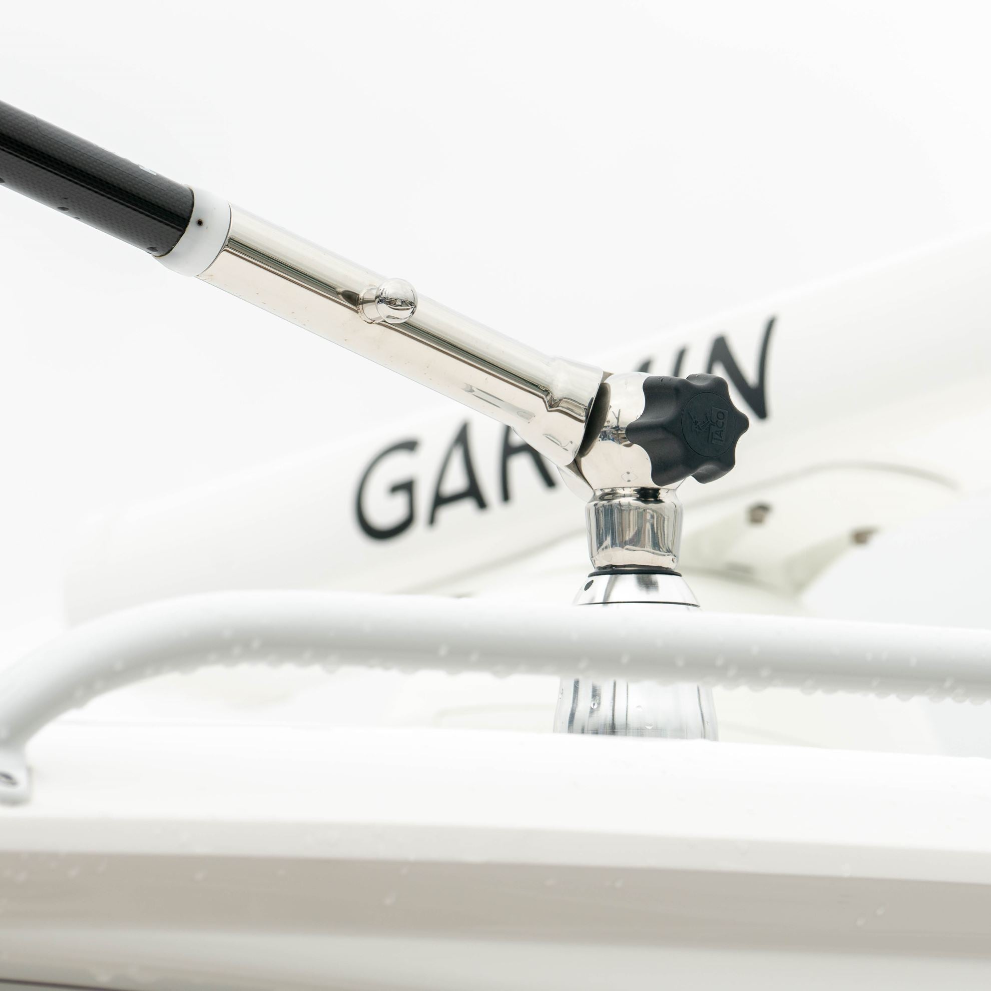 TACO Marine Grand Slam 2801 Outrigger Top Mounts, For 1-1/2 in Outriggers, 30° Offset Handle, 12 Locking Positions — Quality Boat Parts