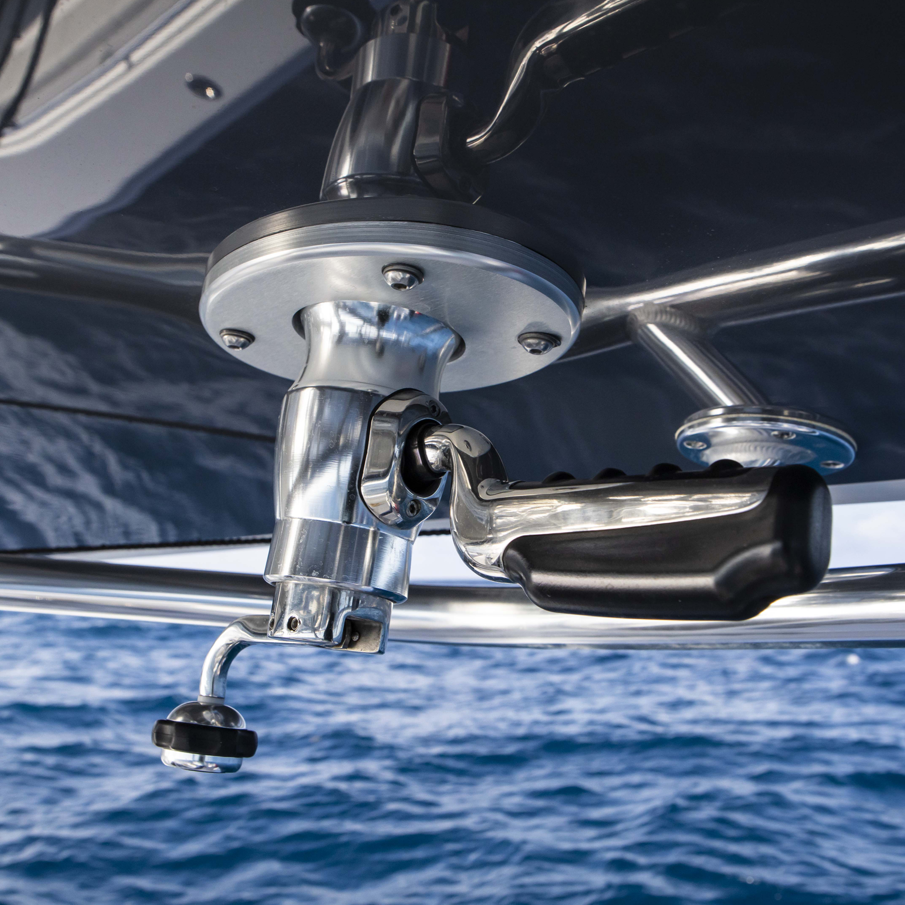 TACO Marine Pro Series GS-500 Outrigger Mounts, For Carbon Fiber Tele-Outriggers Up to 24 ft, Twist & Lock Arm — Quality Boat Parts