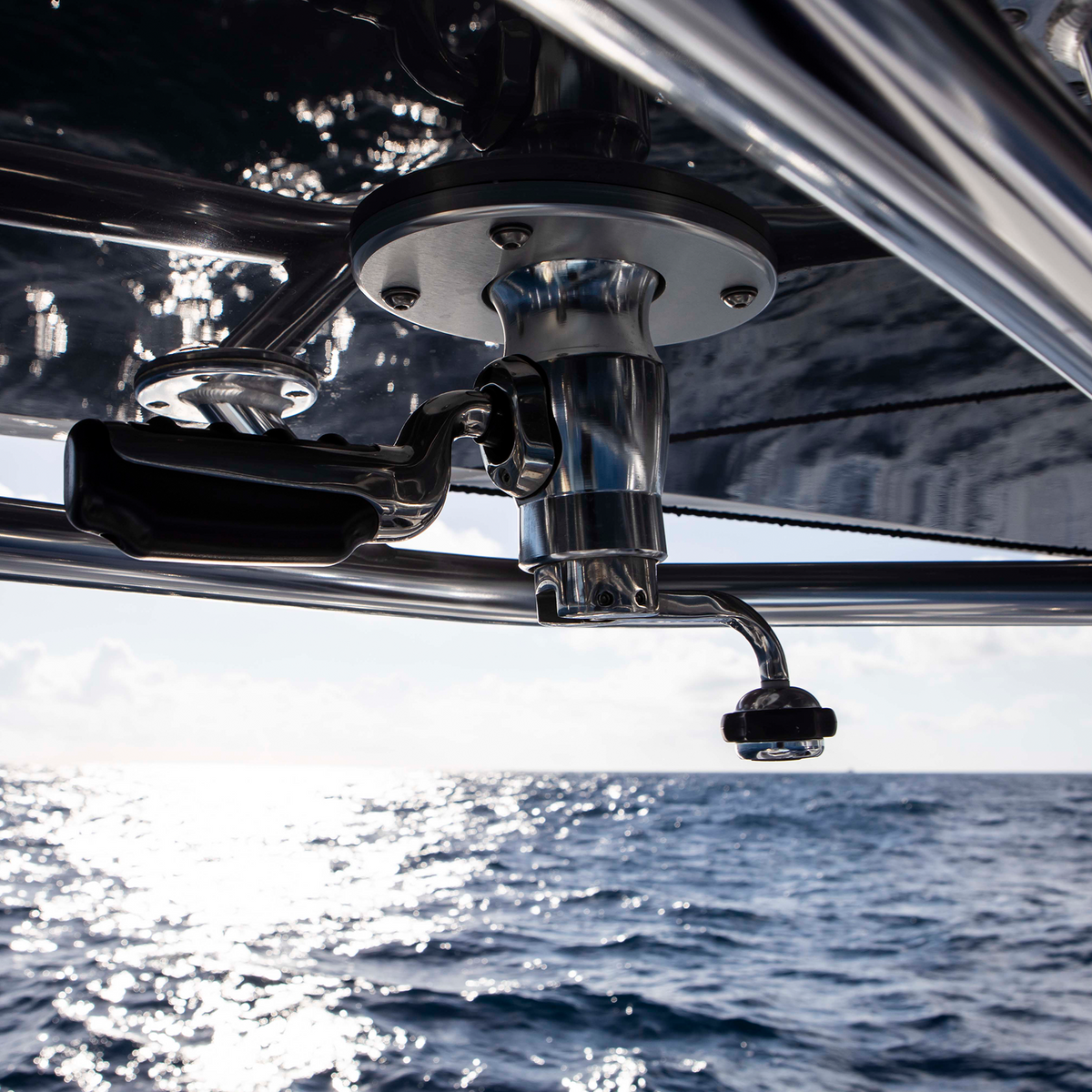 TACO Marine Pro Series GS-500 Outrigger Mounts, For Carbon Fiber Tele-Outriggers Up to 24 ft, Twist & Lock Arm — Quality Boat Parts