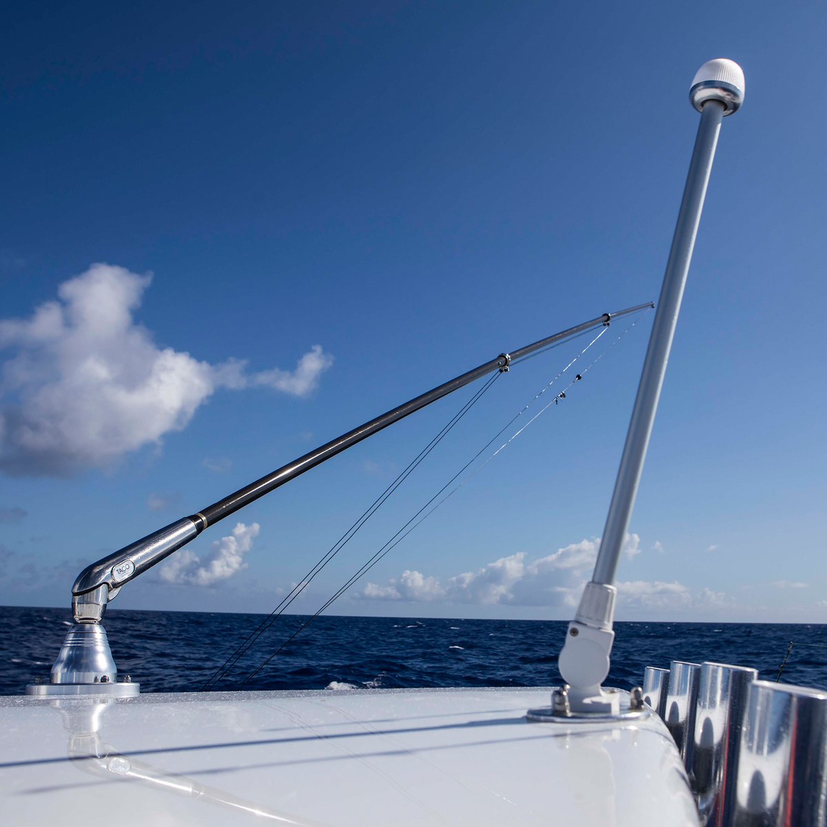 TACO Marine Pro Series GS-500 Outrigger Mounts, For Carbon Fiber Tele-Outriggers Up to 24 ft, Twist & Lock Arm — Quality Boat Parts