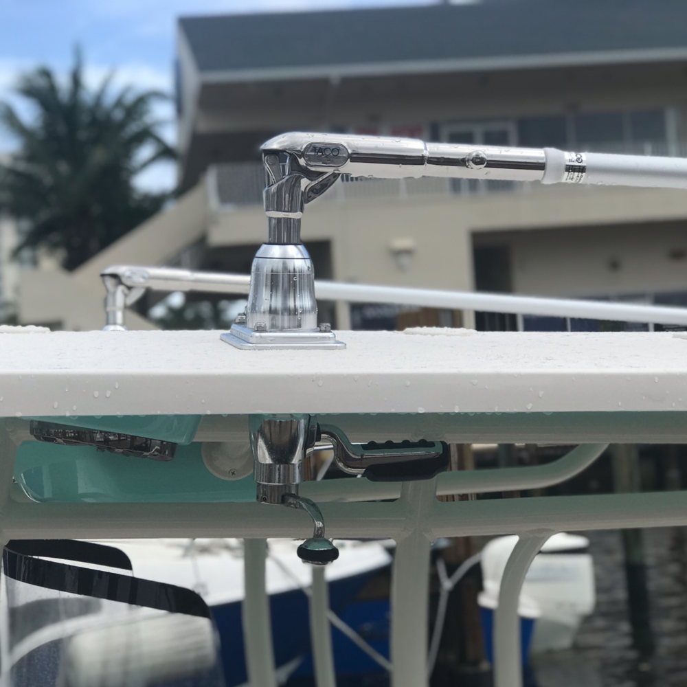 TACO Marine Grand Slam 390 Outrigger Mount, 180° Handle, For 1-1/2 in Outriggers, 45° Lift, 316L SS — Quality Boat Parts