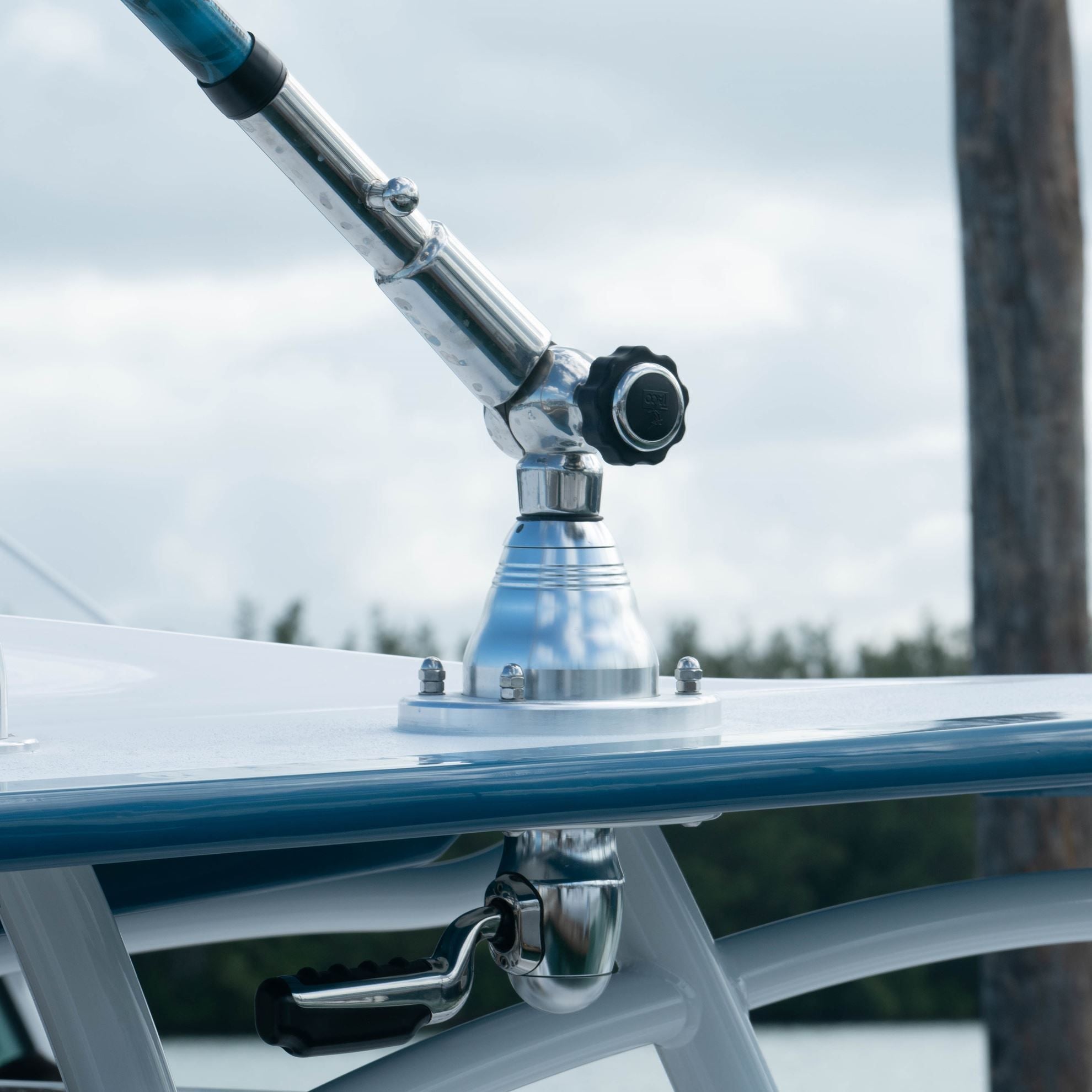 TACO Marine Grand Slam 400 Outrigger Top Mount, For 1-1/2 in Poles, 8-Bolt, Pair — Quality Boat Parts