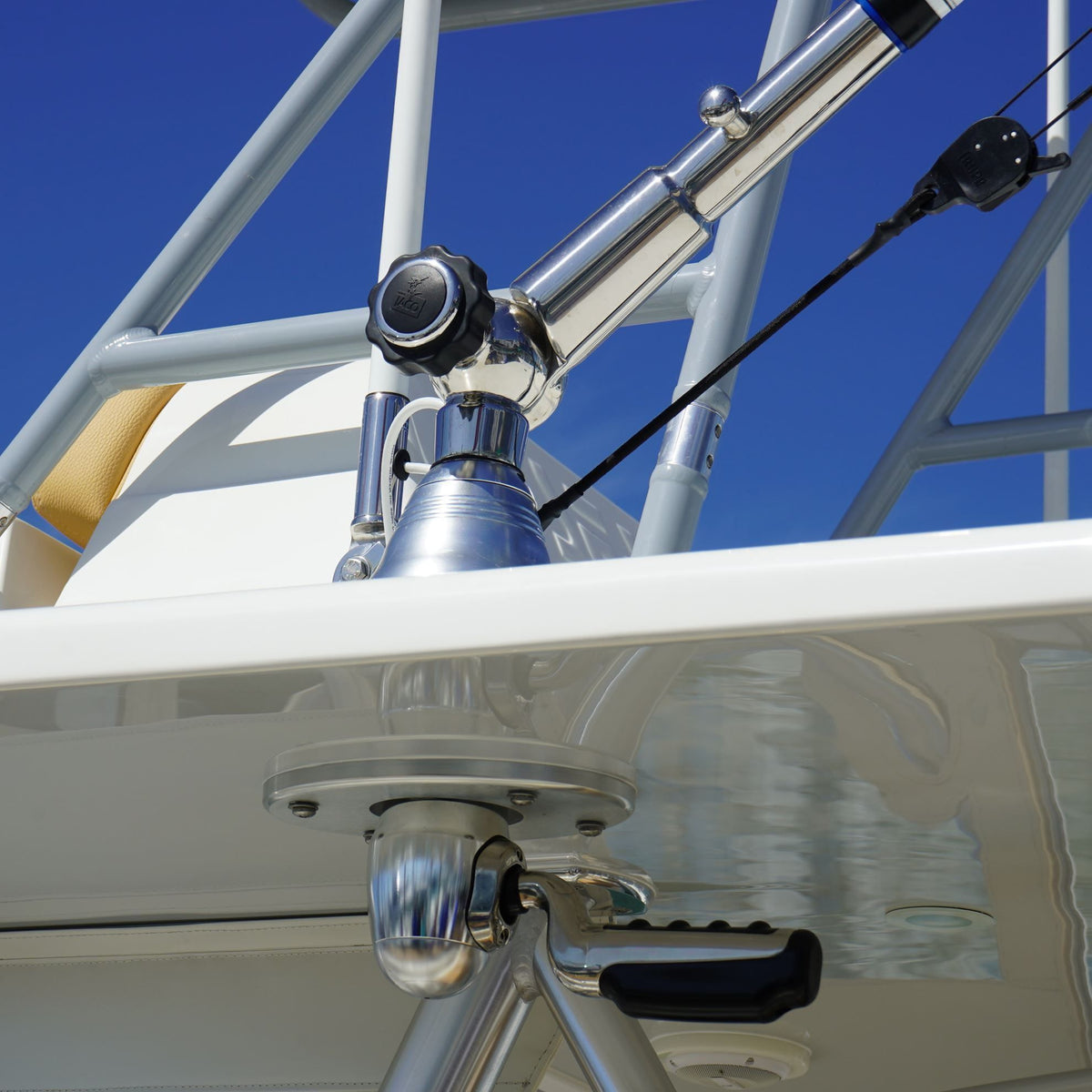 TACO Marine Grand Slam 400 Outrigger Top Mount, For 1-1/2 in Poles, 8-Bolt, Pair — Quality Boat Parts