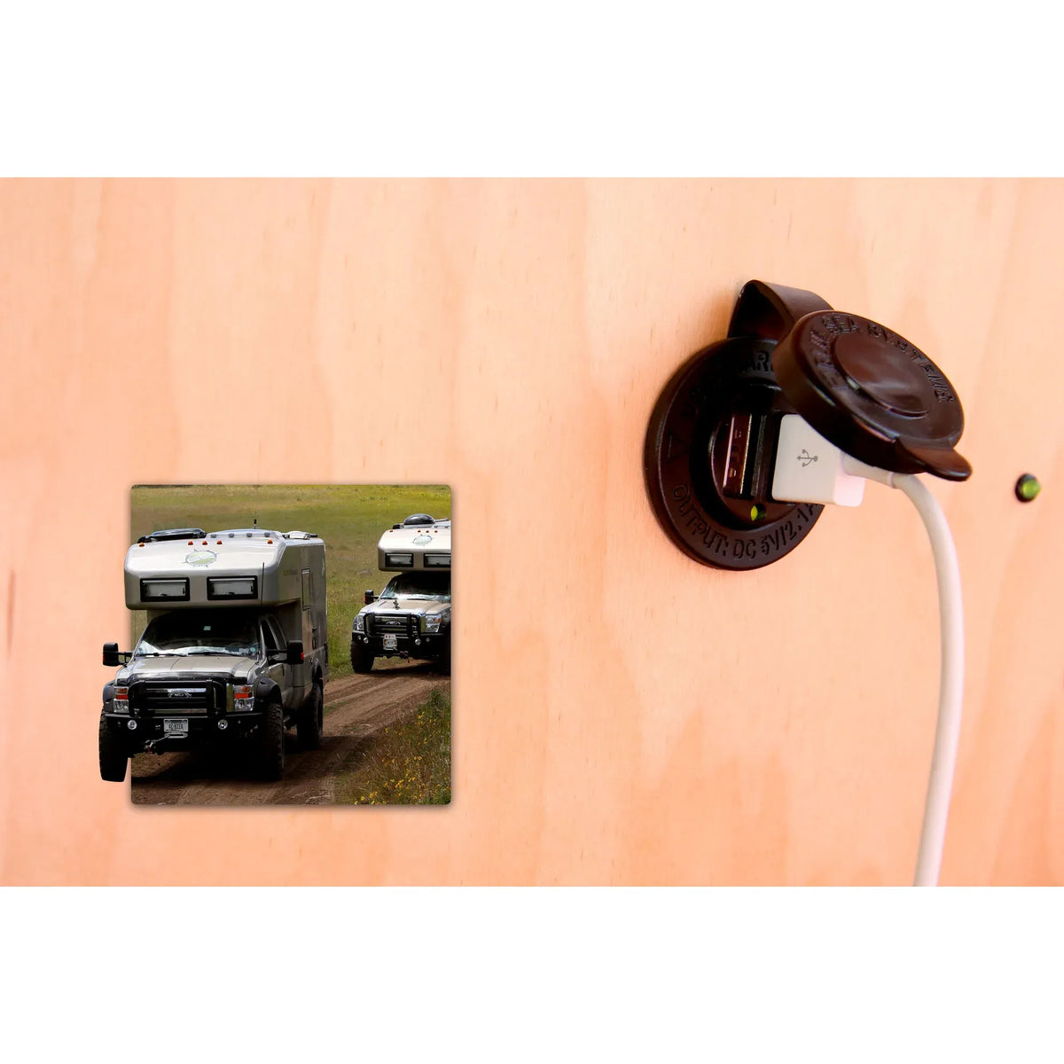 Blue Sea Systems Dual USB Charger Socket, 12/24V DC, 2.1A, IP45, 1 1/8 in Cutout, Watertight Cap — Quality Boat Parts