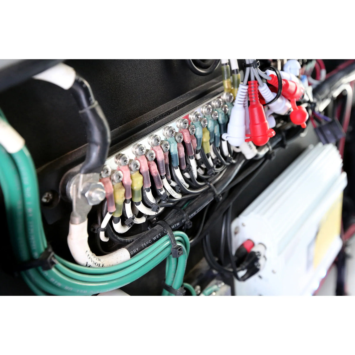 Blue Sea Systems Common 150A BusBar, 48V DC, 300V AC, Tin-Plated Copper Bus — Quality Boat Parts