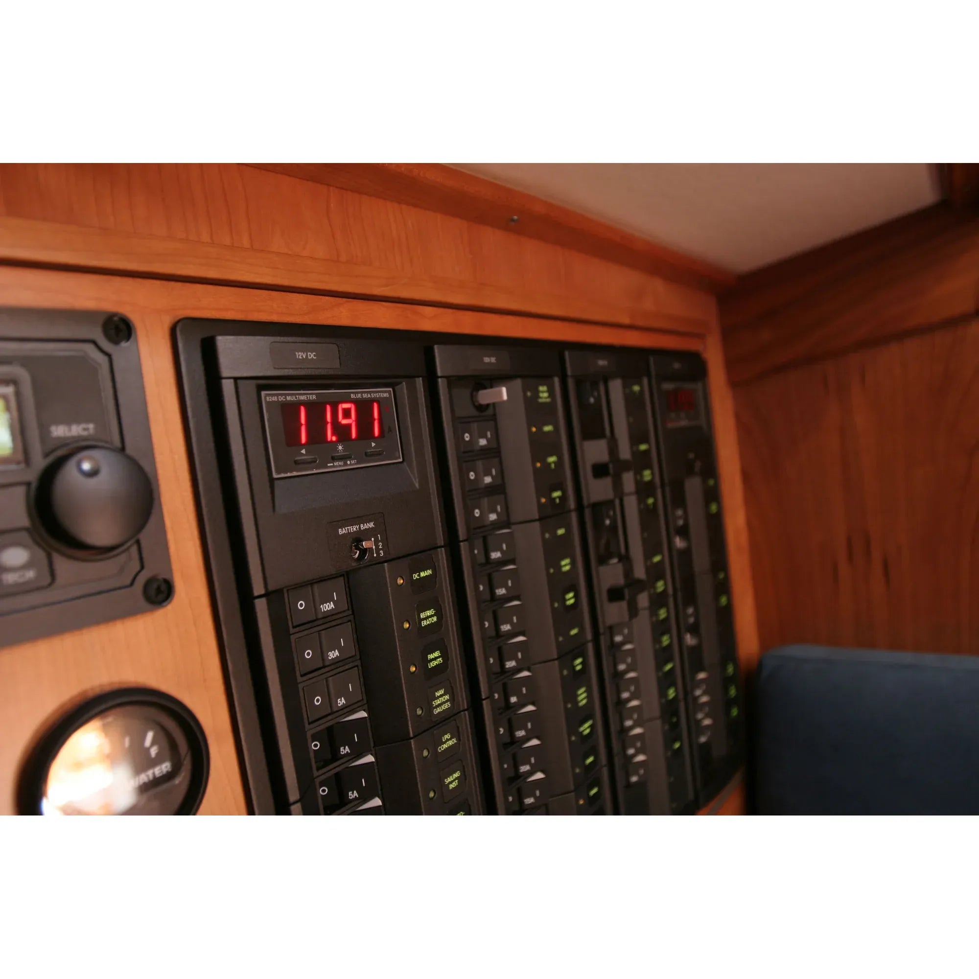 Blue Sea Systems 8200 Series Digital Meter, 14.29 mm Display, Splashproof Front — Quality Boat Parts