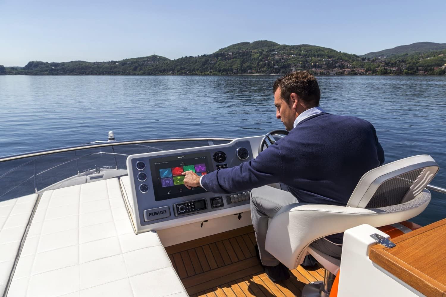 Raymarine Axiom XL Glass Bridge Chartplotter, 8-32V, IPX6/IPX7, NMEA 2000, NMEA 0183, RayNet Ethernet x3, HDMI In/Out — Quality Boat Parts